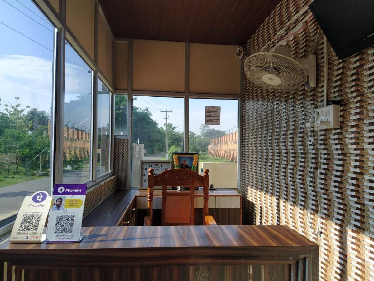 Prasanna Laxmi Residency 巴德拉恰拉姆 外观 照片